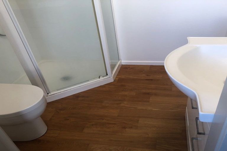 Photo of property in 2/20 Sheridan Drive, New Lynn, Auckland, 0600