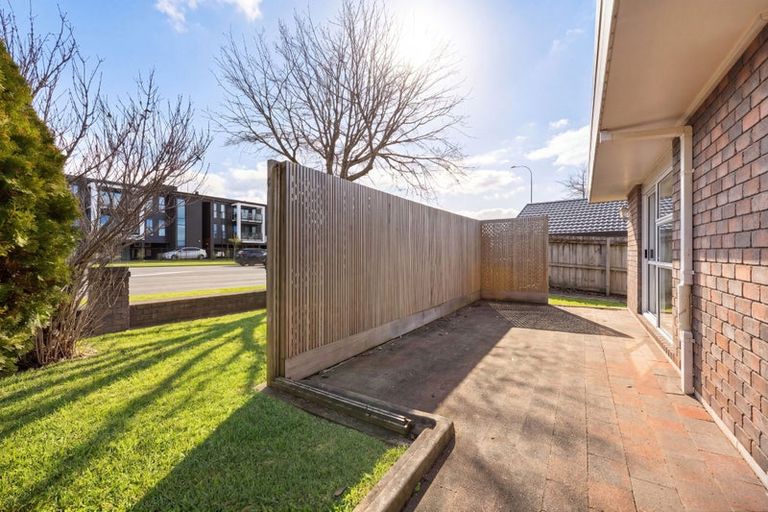 Photo of property in 1/242 Botany Road, Golflands, Auckland, 2013