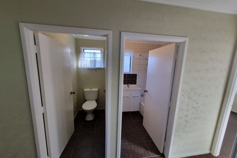 Photo of property in 52 Hobart Crescent, Wattle Downs, Auckland, 2103