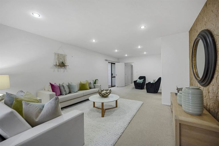 Photo of property in 209a Forrest Hill Road, Forrest Hill, Auckland, 0620