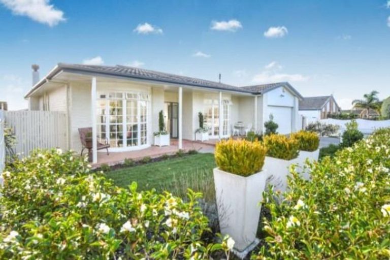 Photo of property in 6 Bungalore Place, Half Moon Bay, Auckland, 2012