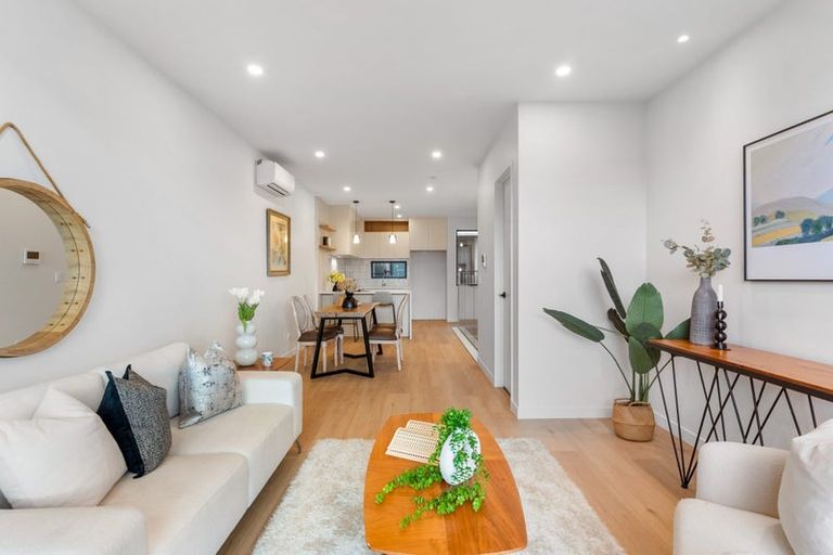 Photo of property in 35 Puihi Crescent, Massey, 0614