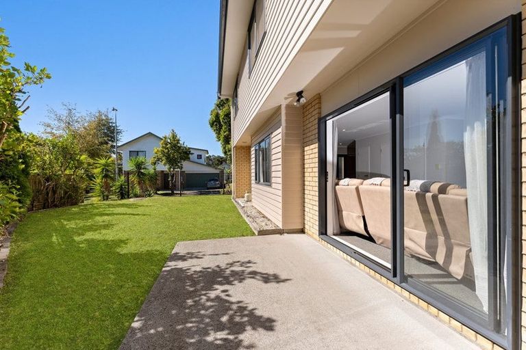 Photo of property in 19 Titch Place, Glen Eden, Auckland, 0602