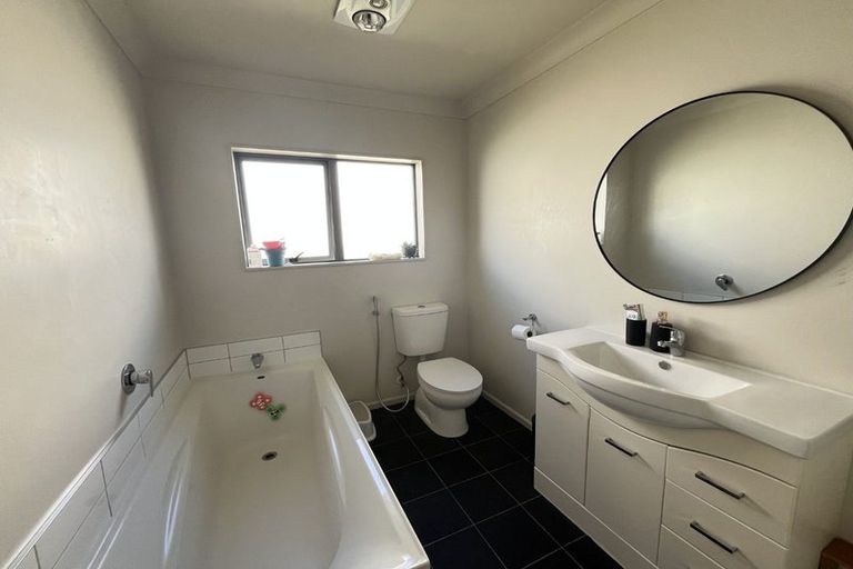 Photo of property in 3 Gennaker Lane, Whitby, Porirua, 5024