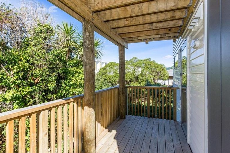 Photo of property in 10a Rewa Terrace, Tawa, Wellington, 5028