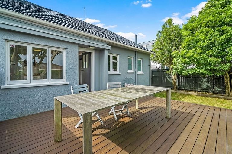 Photo of property in 121 Titirangi Road, New Lynn, Auckland, 0600