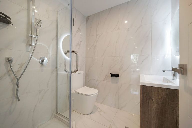 Photo of property in 89e Oreil Avenue, West Harbour, Auckland, 0618