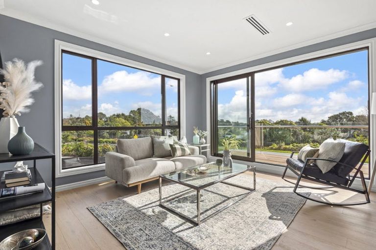 Photo of property in 2 Taku Close, Long Bay, Auckland, 0630