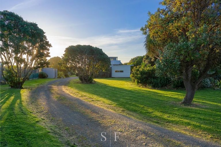 Photo of property in 114 Paetawa Road, Peka Peka, Waikanae, 5391