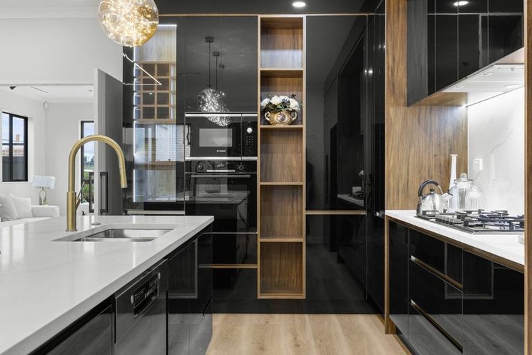 Photo of property in 39 Park Green Avenue, Rosehill, Papakura, 2113