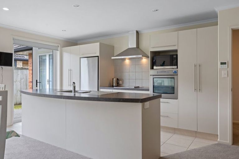 Photo of property in 65 Carrington Drive, Papamoa Beach, Papamoa, 3118