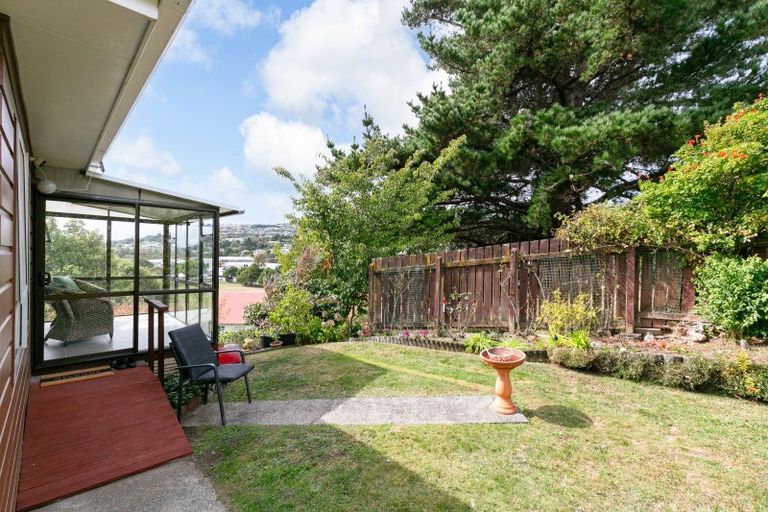 Photo of property in 2a Mckeefry Grove, Tawa, Wellington, 5028