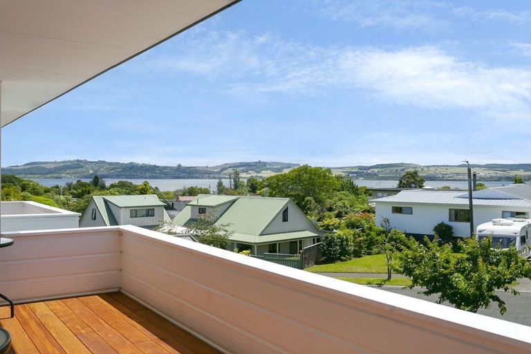 Photo of property in 2 Golders Place, Richmond Heights, Taupo, 3330