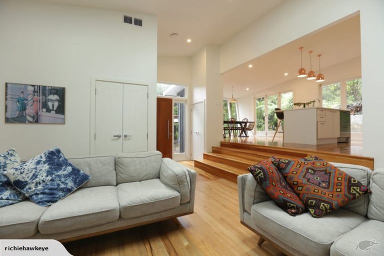 Photo of property in 18 Waima Crescent, Titirangi, Auckland, 0604