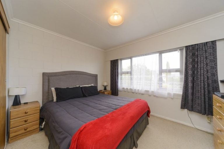 Photo of property in 1 Cohen Place, Milson, Palmerston North, 4414