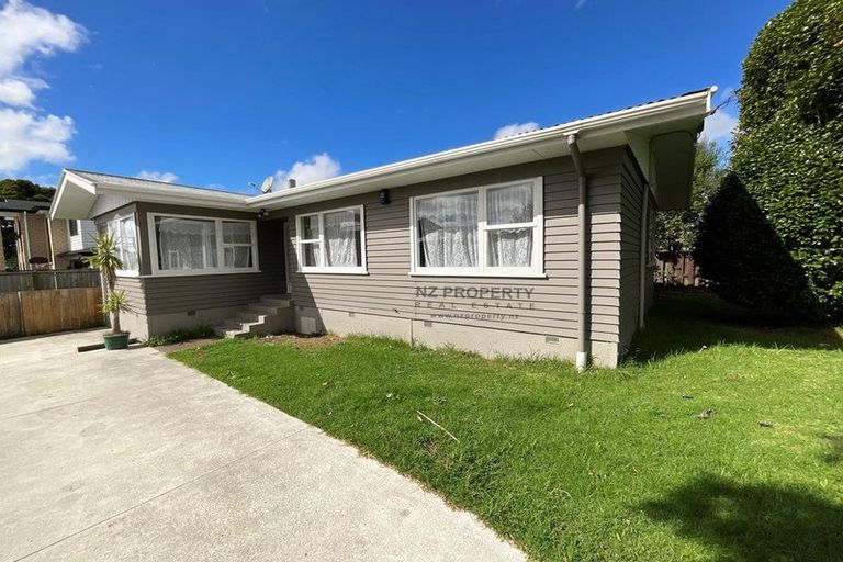 Photo of property in 38 Eddowes Street, Manurewa, Auckland, 2102