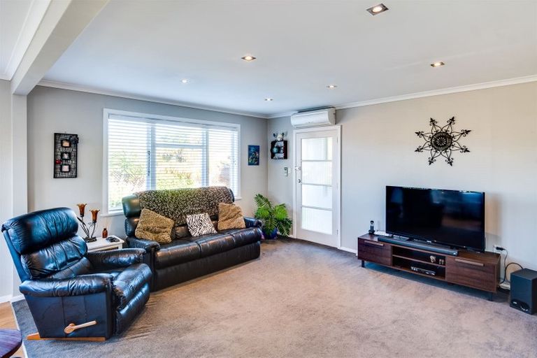 Photo of property in 3 Chester Street, Taradale, Napier, 4112