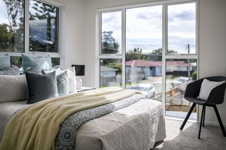 Photo of property in 3d Kingdale Road, Henderson, Auckland, 0610