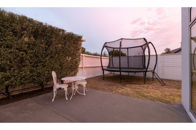 Photo of property in 19 Awatira Drive, Papamoa Beach, Papamoa, 3118