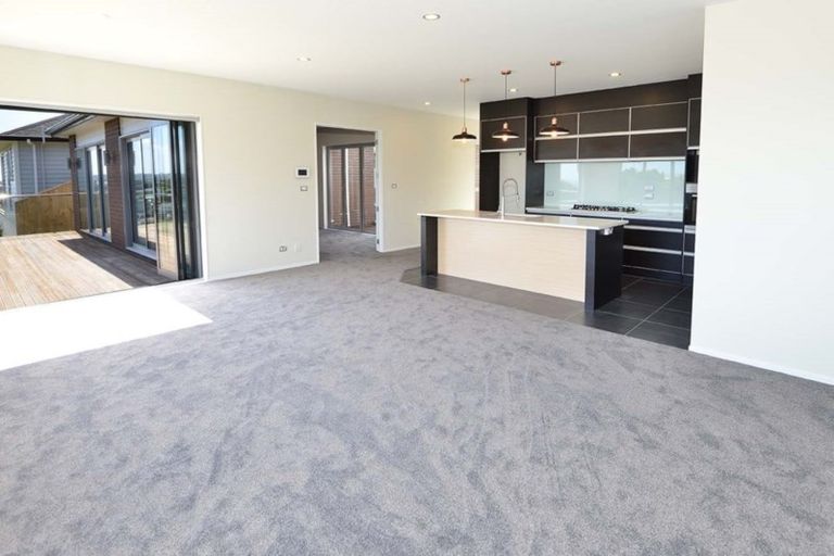 Photo of property in 14 Ruth Craig Place, Stanmore Bay, Whangaparaoa, 0932