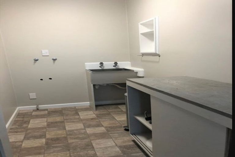 Photo of property in 1/146 Titirangi Road, New Lynn, Auckland, 0600