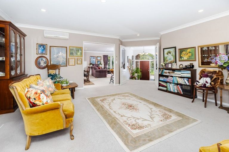 Photo of property in 44 Limousin Place, Grandview Heights, Hamilton, 3200