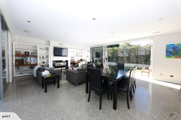 Photo of property in 25 St Michaels Avenue, Point Chevalier, Auckland, 1022