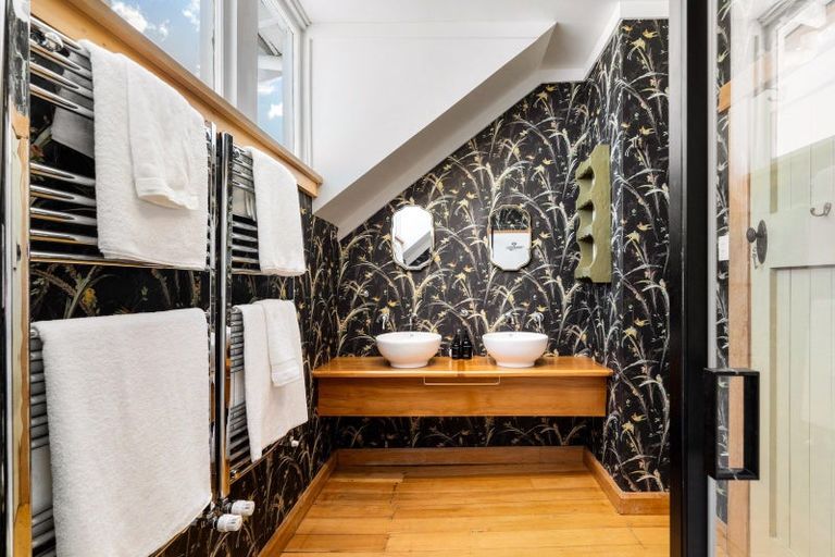 Photo of property in 28 Fitzroy Road, Bluff Hill, Napier, 4110