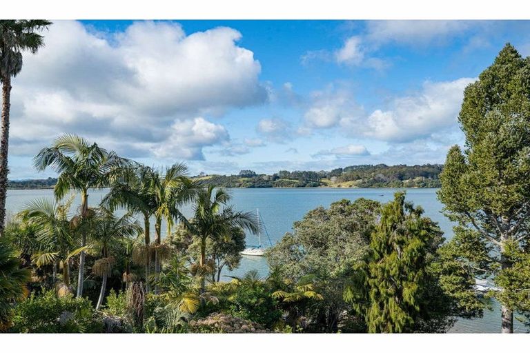 Photo of property in 34 Rangitane Loop Road, Kerikeri, 0294