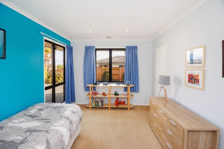 Photo of property in 34 Meridian Grove, Kelvin Grove, Palmerston North, 4414