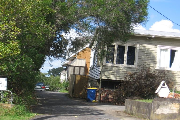 Photo of property in 2/49 Eastglen Road, Glen Eden, Auckland, 0602