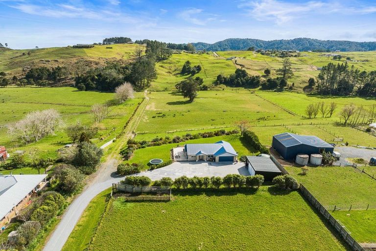 Photo of property in 92 Maungakaramea Road, Puwera, Whangarei, 0178