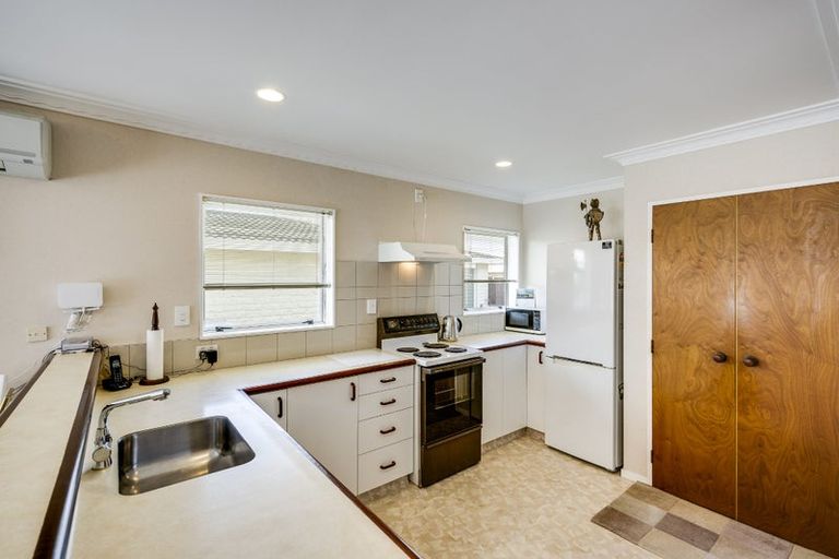 Photo of property in 66b Puketapu Road, Taradale, Napier, 4112