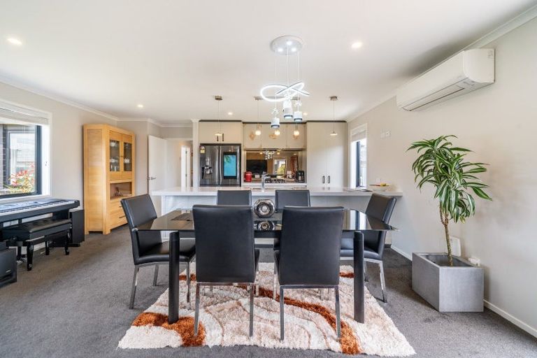 Photo of property in 3 Te Kaeaea Crescent, Wallaceville, Upper Hutt, 5018