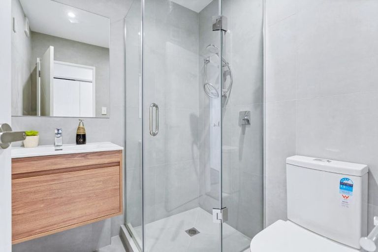 Photo of property in 5/28 Lavelle Road, Henderson, Auckland, 0612