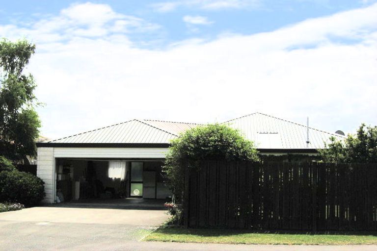 Photo of property in 4 Warner Place, Heathcote Valley, Christchurch, 8022