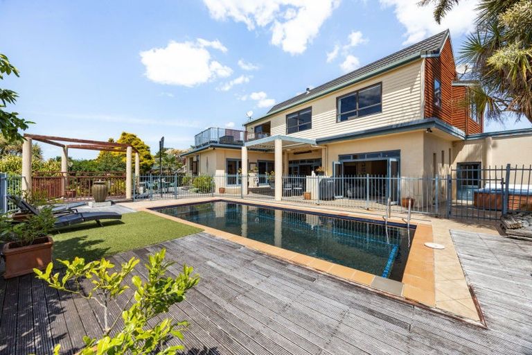 Photo of property in 10 Grassy Downs Place, St Andrews, Hamilton, 3200