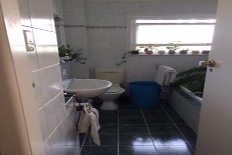 Photo of property in 2a Fenton Circus, Orakei, Auckland, 1071