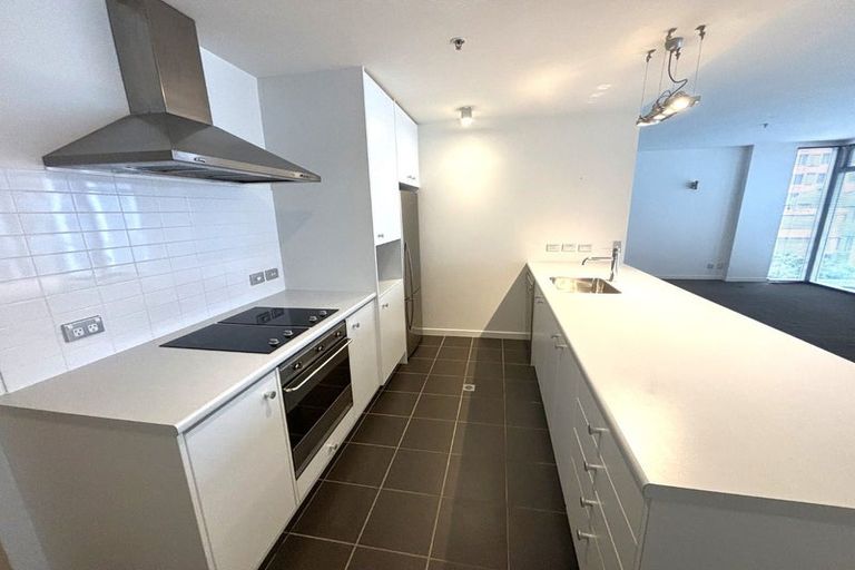 Photo of property in Montreaux Apartments, 4h/164 The Terrace, Wellington Central, Wellington, 6011