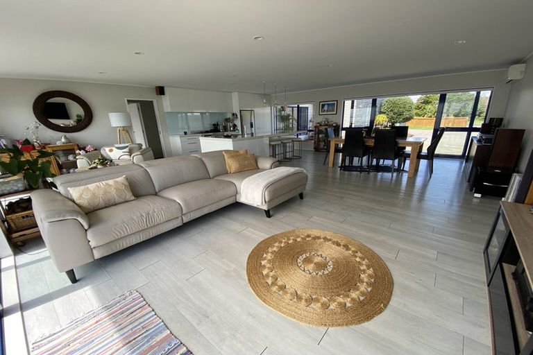 Photo of property in 121 Torkar Road, Clarks Beach, 2122