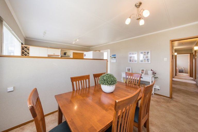 Photo of property in 17 Tararua Terrace, Cloverlea, Palmerston North, 4412