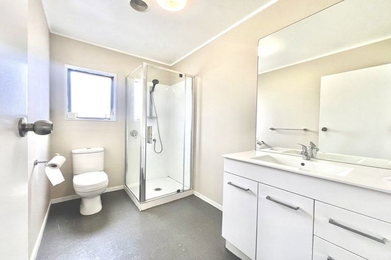 Photo of property in 49 Trimdon Street, Randwick Park, Auckland, 2105