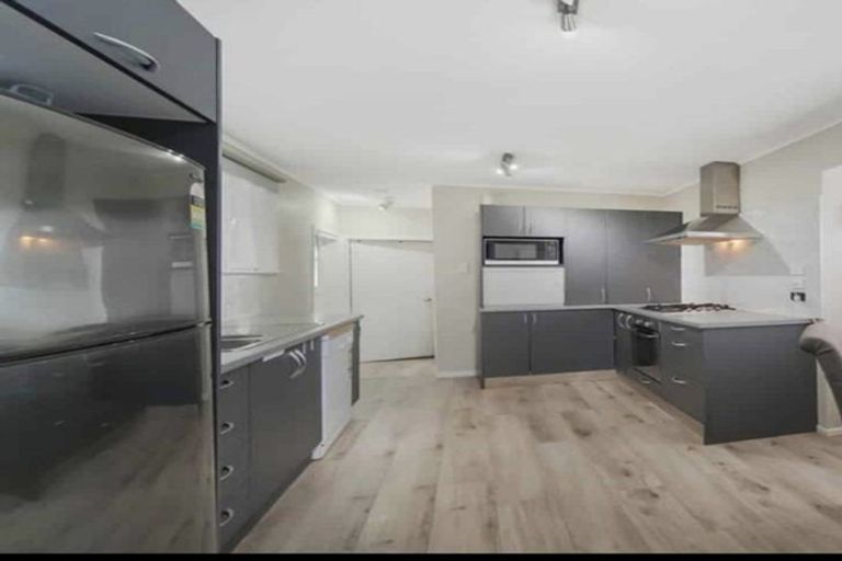 Photo of property in 111 Porchester Road, Papakura, 2110