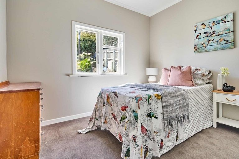 Photo of property in 28 Chesterton Street, Johnsonville, Wellington, 6037