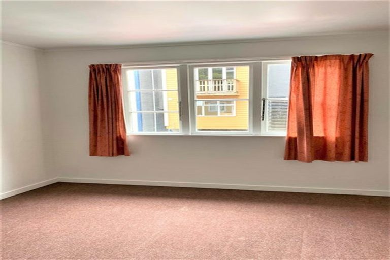 Photo of property in 142 Aro Street, Aro Valley, Wellington, 6021