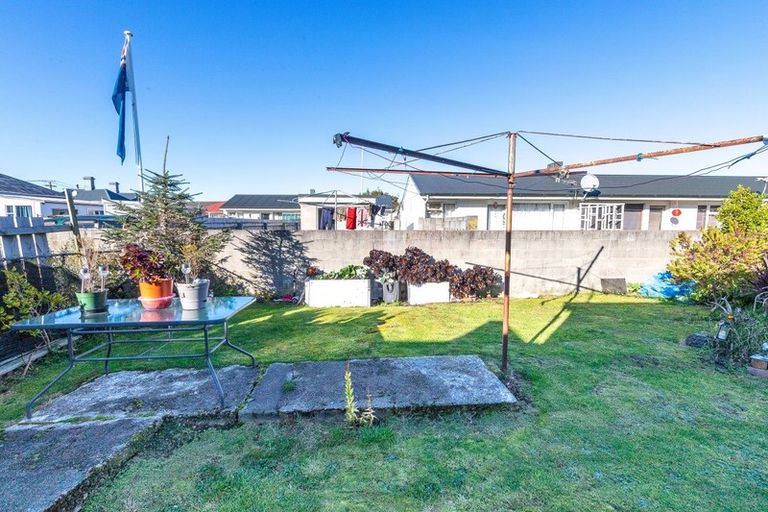 Photo of property in 3 Rowland Avenue, South Dunedin, Dunedin, 9012