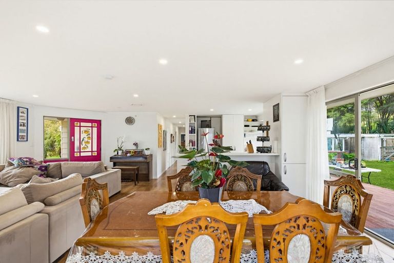 Photo of property in 2257 South Head Road, South Head, Helensville, 0874