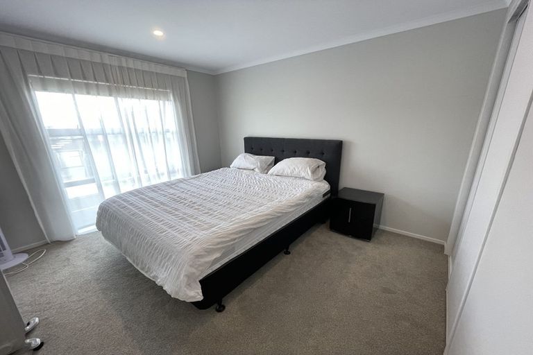 Photo of property in 19 Richard Petterd Way, Swanson, Auckland, 0614