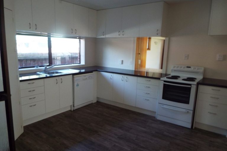 Photo of property in 71 Yaldhurst Road, Sockburn, Christchurch, 8042