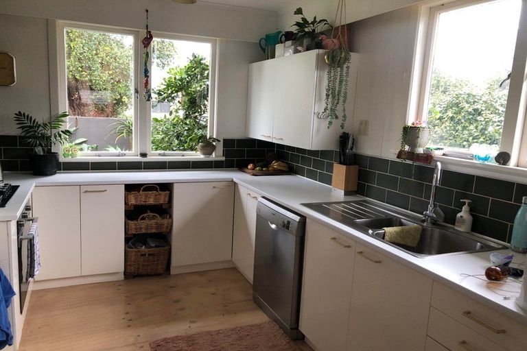 Photo of property in 11 Roretana Drive, Athenree, Katikati, 3177